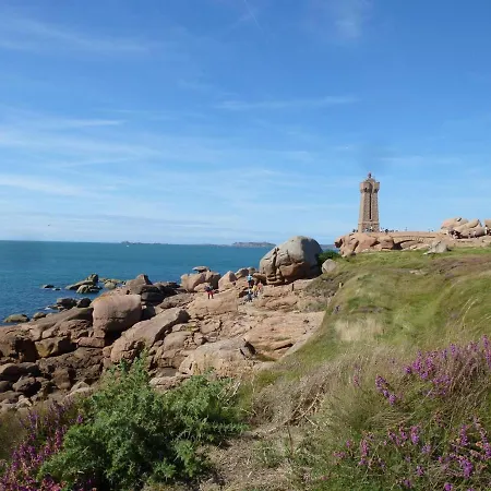 Hébergement de vacances Comfortable Bungalow, Pleumeur-bodou, Pink Granite Coast
